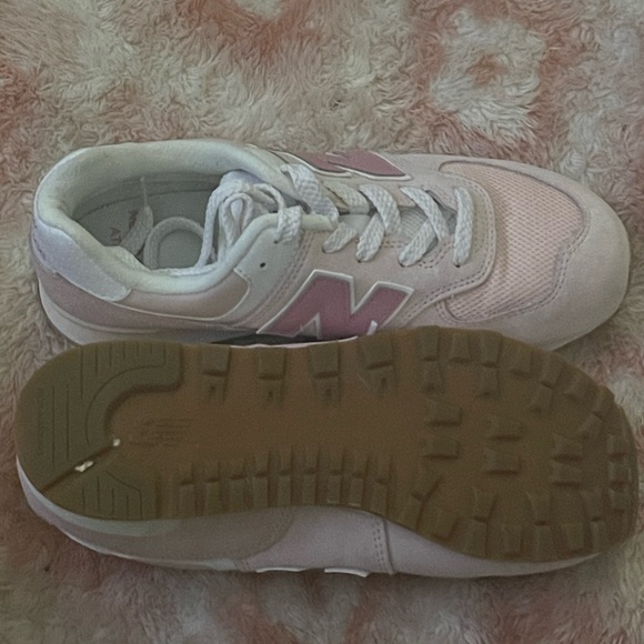 New Balance - Picture 3 of 3